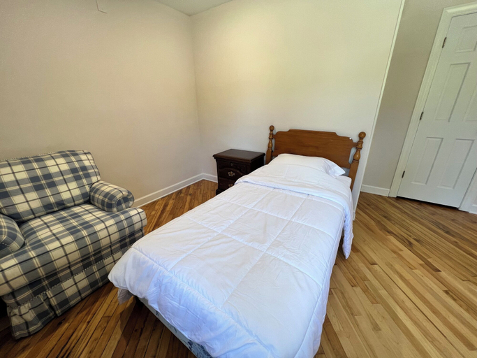 Bedroom 2, The Washington Inn, Grayson