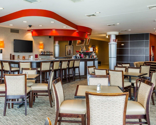 Food & Drinks 4, SpringHill Suites by Marriott Appleton, Outagamie