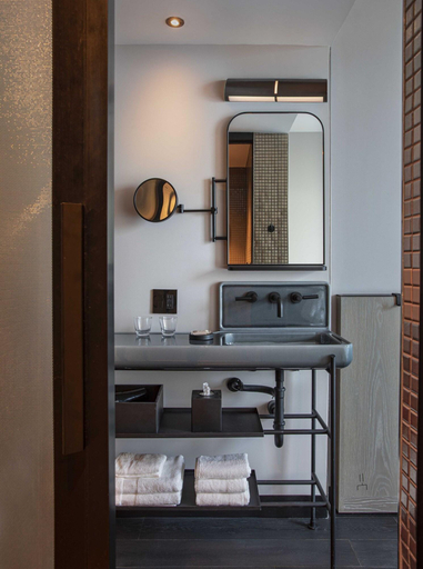 Bathroom 5, Moxy Downtown Los Angeles, Los Angeles