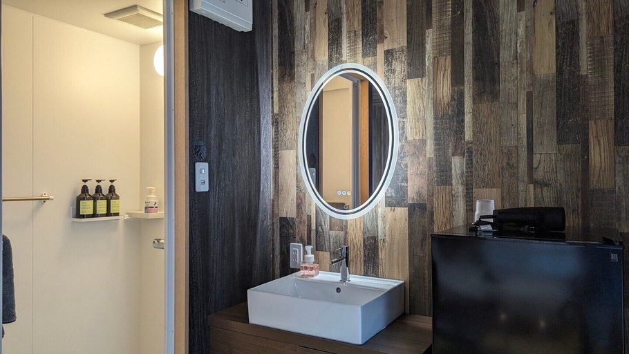 Bathroom 3, Yonaguni-mumbu Airport Hotel, Yonaguni