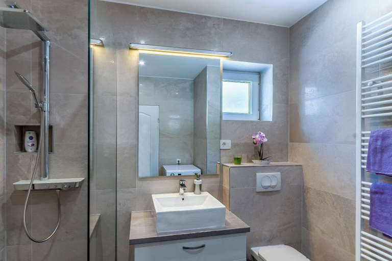 Bathroom, Apartments Wine Fountain, Vinodolska