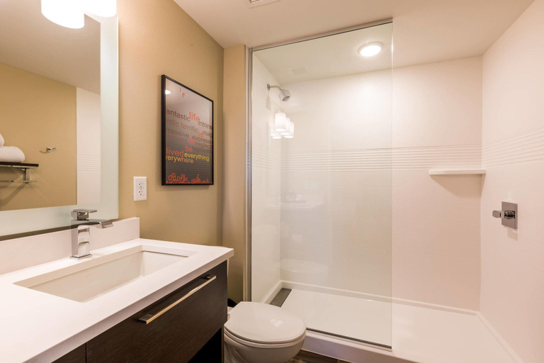 Bathroom, Towneplace Suites By Marriott Portland Beaverton, Washington