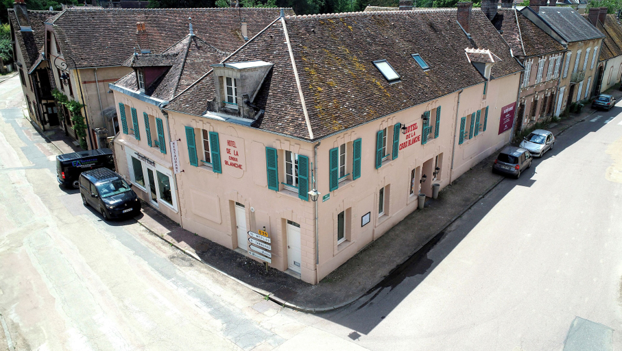 Exterior & Views 2, HOTEL DE LA CROIX BLANCHE, Yonne
