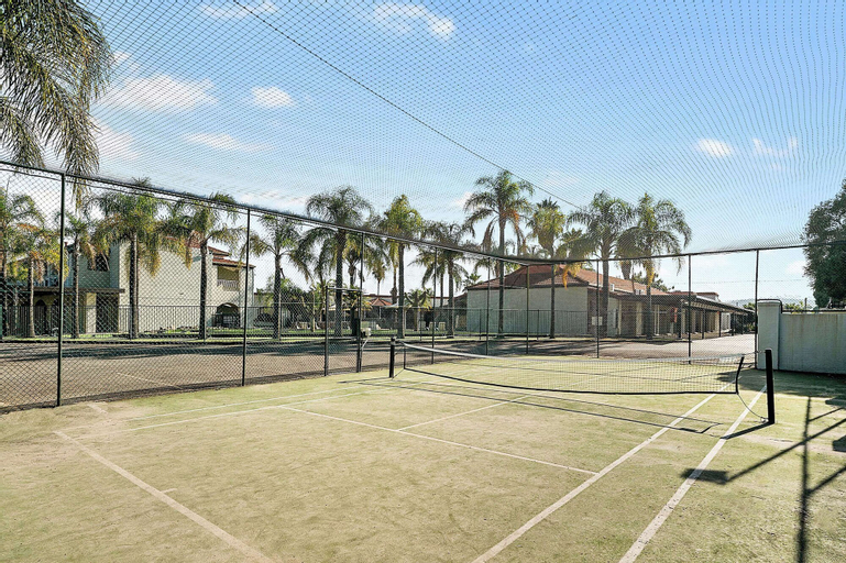 Exterior & Views 22