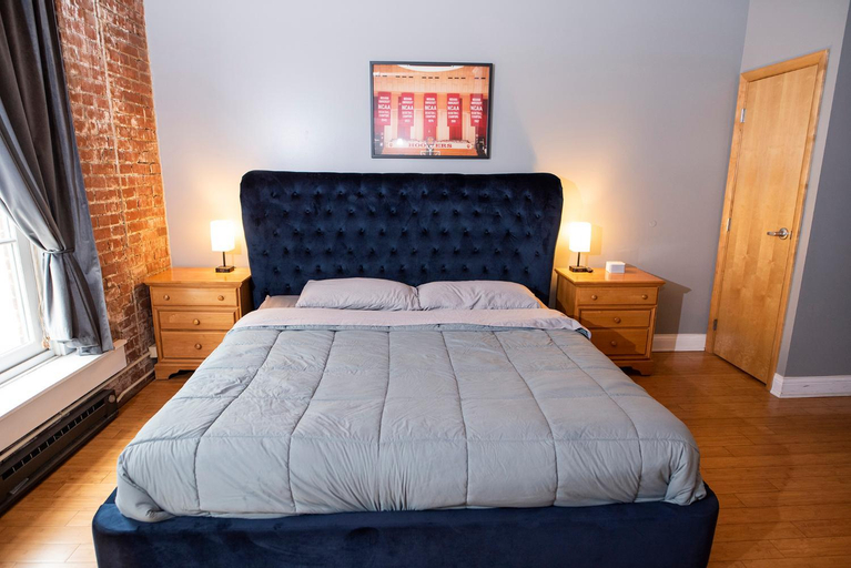 Georgia Street 4 Bedroom Condo Downtown!!, Marion