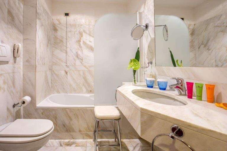 Bathroom 4, UNA HOTELS Empire Roma, Rome