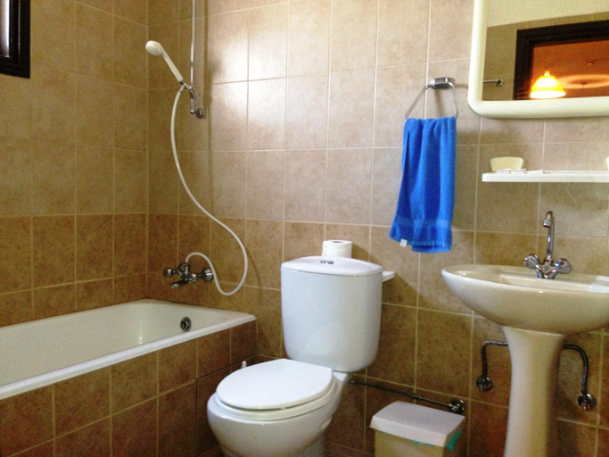 Bathroom, Carina Hotel Apartments
