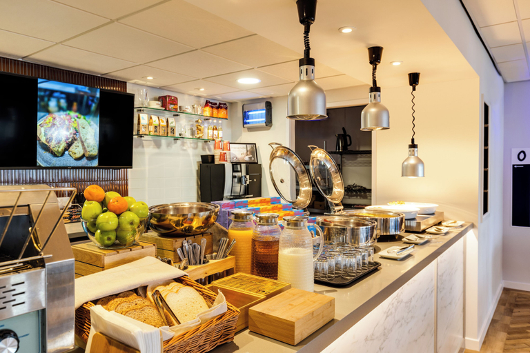 Food & Drinks 5, ibis budget Leicester, Leicestershire