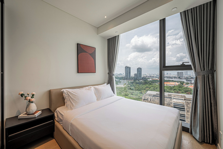 Room 4, The Opera Residences, District 2
