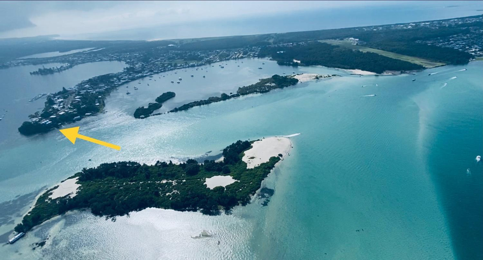 Others 3, Serenity by the Lake - Romantic Waterfront Couple's Getaway, Lake Macquarie - East
