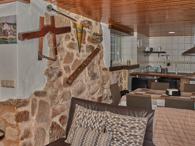 Others 2, Casa A Coruxa, Pontevedra