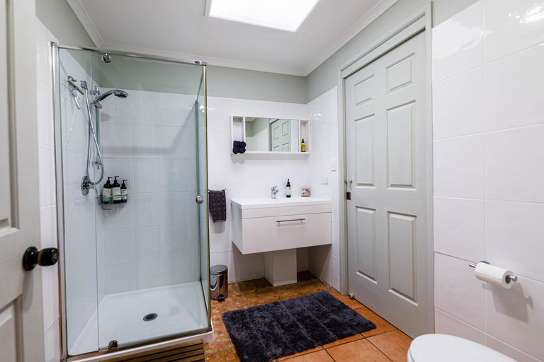 Bathroom, Bundara - Idyllic Getaway in the Mountains, Tamborine Mountain