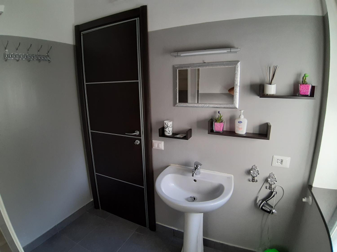 Bathroom 3, Quiero Mas B&B, Cosenza