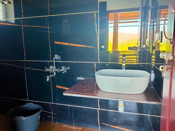 Bathroom 3, Memories of Malnad, Chikmagalur
