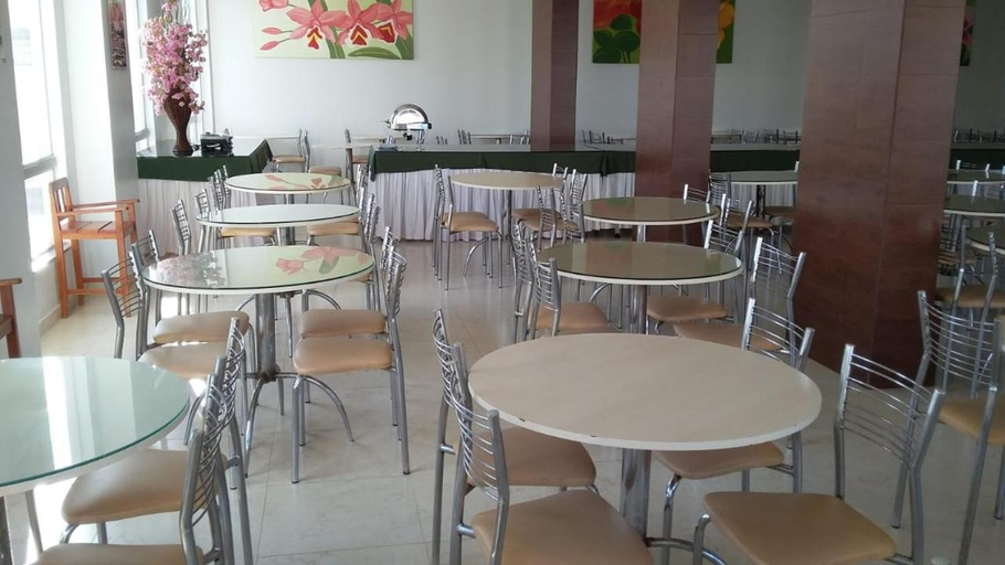 Food & Drinks 5, Golden Dolphin Express via Hmaster, Caldas Novas