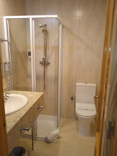Bathroom 3, HOTEL El ALAMO MADRID, Madrid