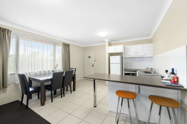 Dining Room 7