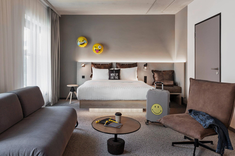 Bedroom 3, Moxy Munich Ostbahnhof, München