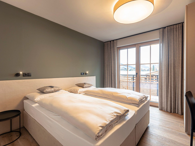 Bedroom 2, Luxury Apartment, Alpenrosenbahn Within Walking Distance, Kitzbühel