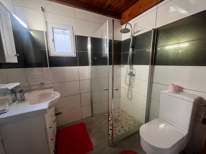 Bathroom, Résidence Roxelle, Saint-Pierre