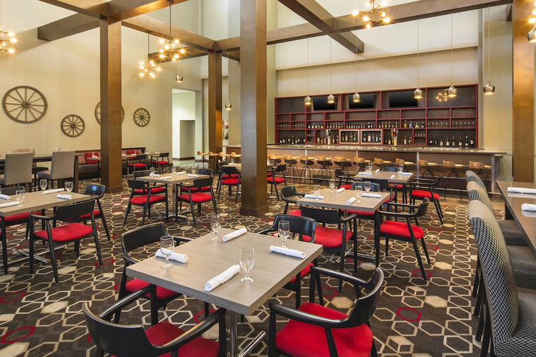 Food & Drinks 5, Four Points by Sheraton Bentonville, Benton