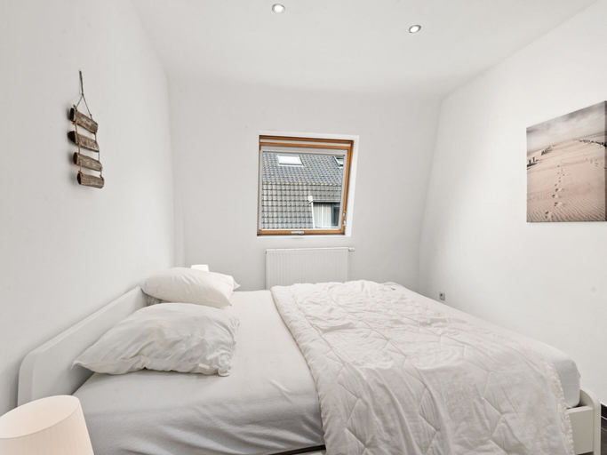 Room 2, Beautiful Duplex Near Shopping Street, West-Vlaanderen