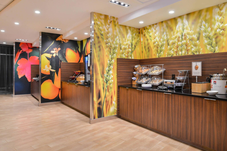 Food & Drinks 5, Fairfield Inn & Suites Eugene East/Springfield, Lane