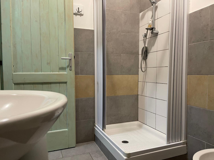 Bathroom 2, Affittacamere Le Ginestre, Roma