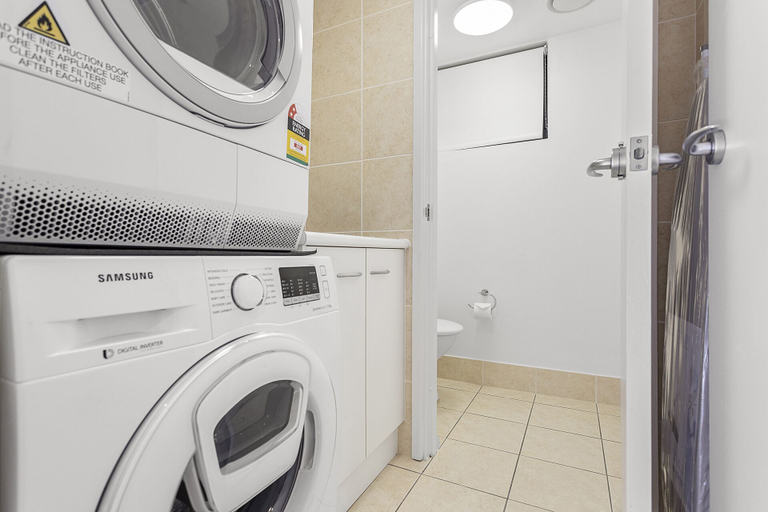 Bathroom 4, Soldiers Point Road Unit 1 197, Port Stephens