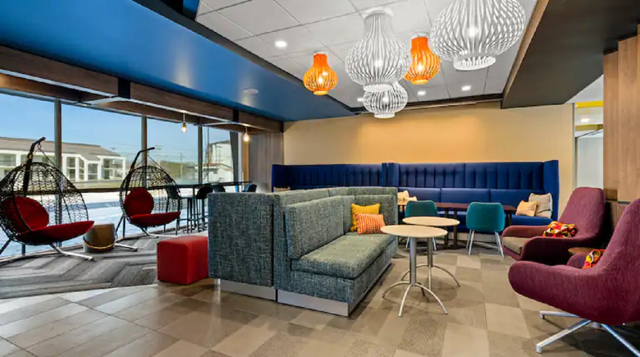 Public Area 2, Tru By Hilton Christiansburg, Montgomery