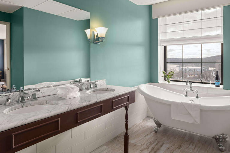 Bathroom 4, Landmark Inn, Marquette