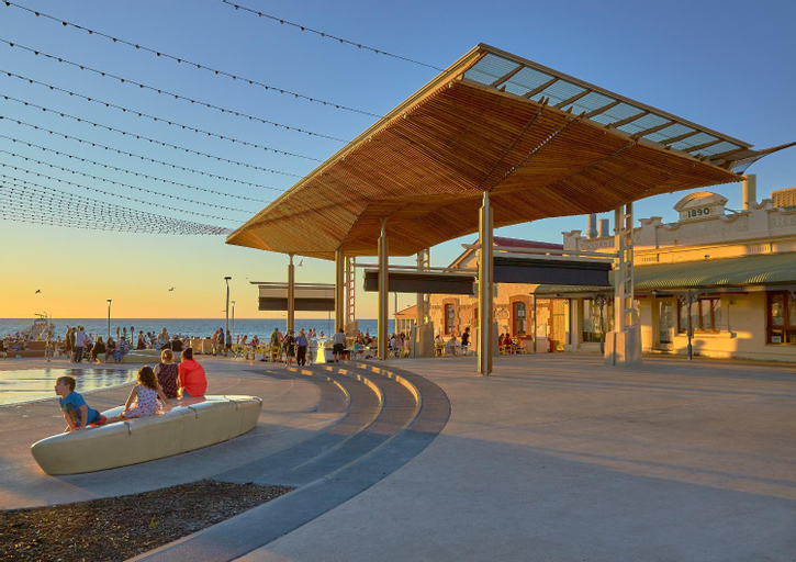 Henley Beachfront Luxury Home With Private Pool, Spa And Sauna!, Adelaide