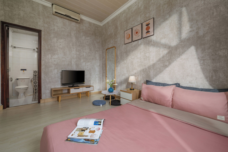 Bedroom 13