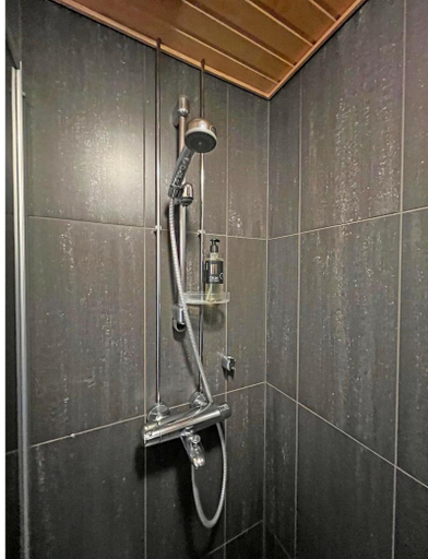 Bathroom 2, Hotelli Vuorikelo, Central Finland