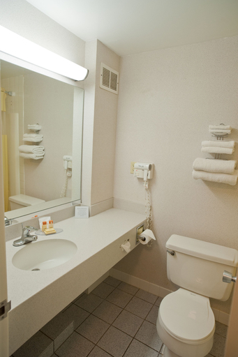 Bathroom 4, Days Inn by Wyndham Parsippany, Morris