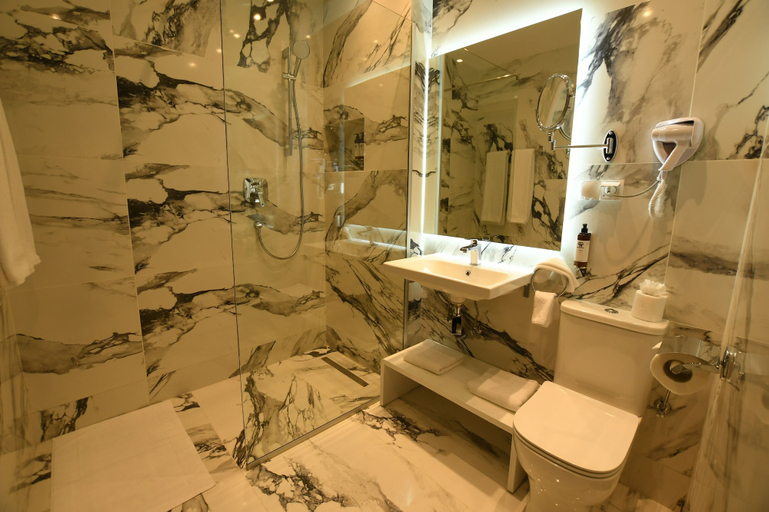 Bathroom 5, 555 HOTEL CLUBBING ADULTS ONLY, Marrakech
