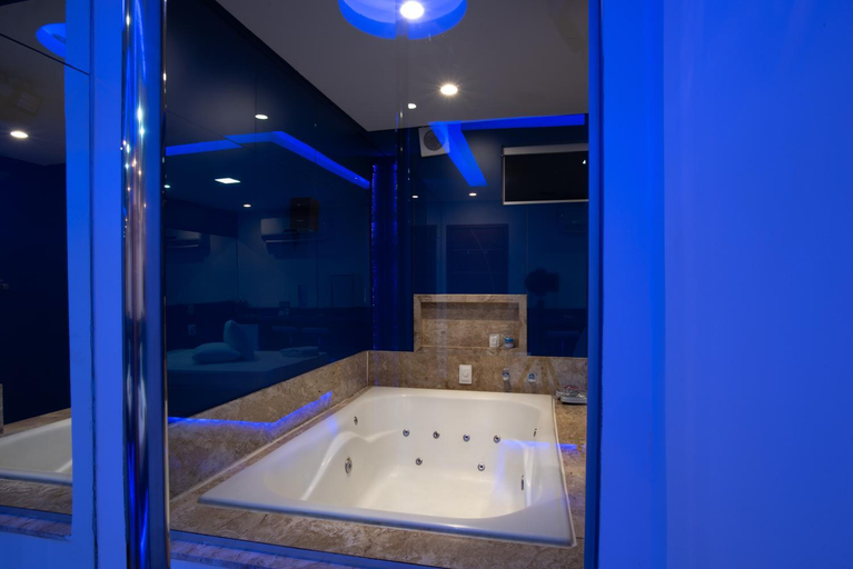 Bathroom 1, Motel fantasy 4, Belo Horizonte