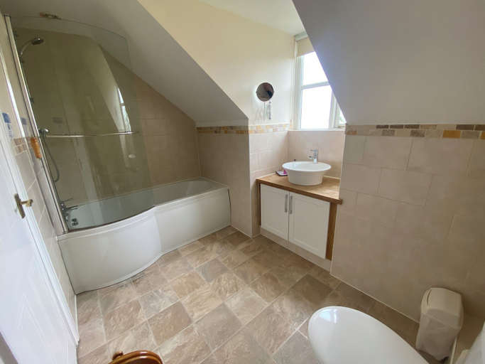Bathroom 3, Parkside Guest House, East Riding of Yorkshire