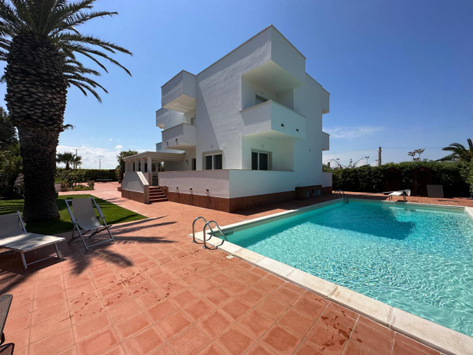 Sport & Beauty 2, Villa Antonia sul mare con piscina Torre a mare (Bari), Bari