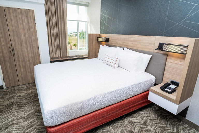 Bedroom 2, Springhill Suites By Marriott Newark Fremont, Alameda