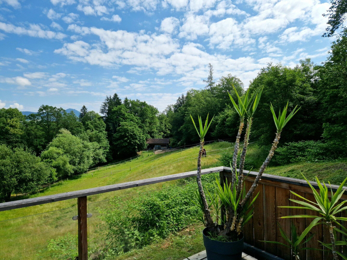 Others 5, Nice Chalet in Klagenfurt With hot tub, Klagenfurt