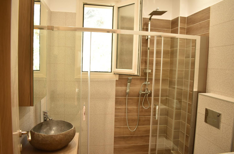 Bathroom 3, Gallery Suites Parga, Epirus