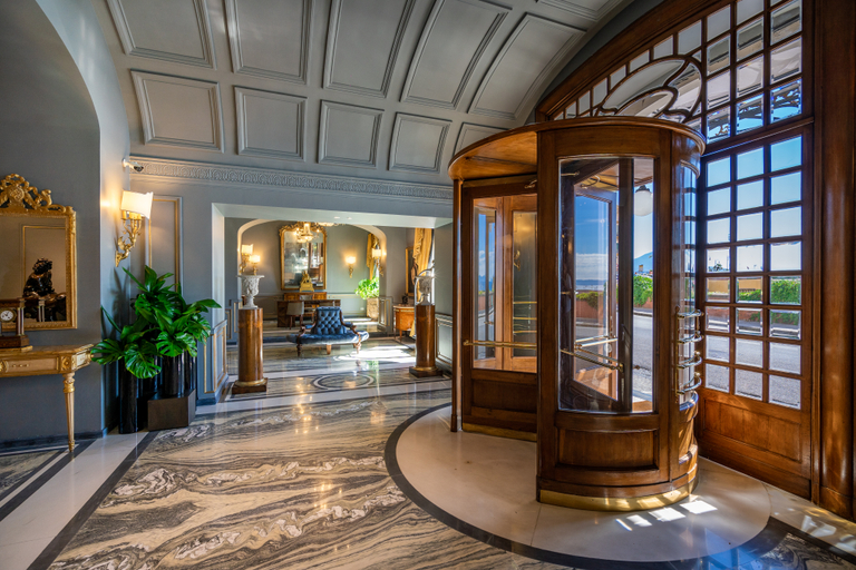 Public Area 3, Grand Hotel Parkers, Napoli