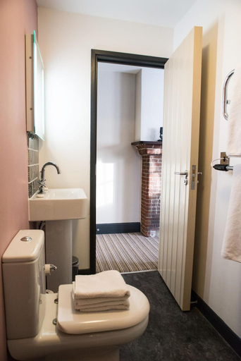 Bathroom 23