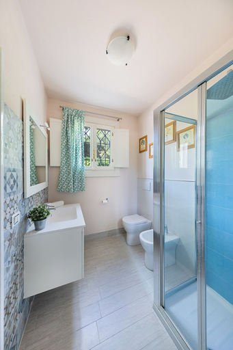 Bathroom 3, Casa Alba con giardino e patio, Brescia