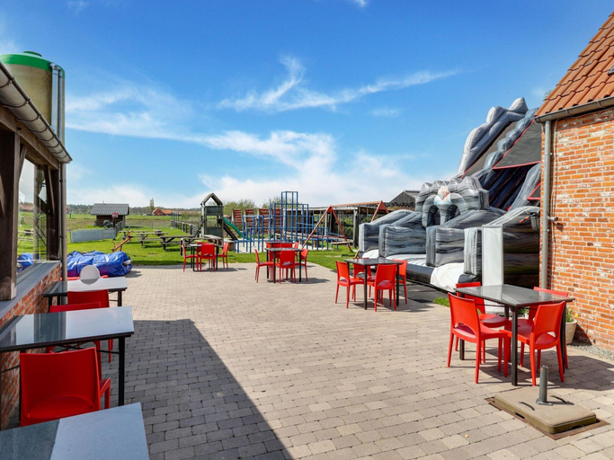 Food & Drinks 5, Cottage on sheep farm with gelateria, Antwerpen