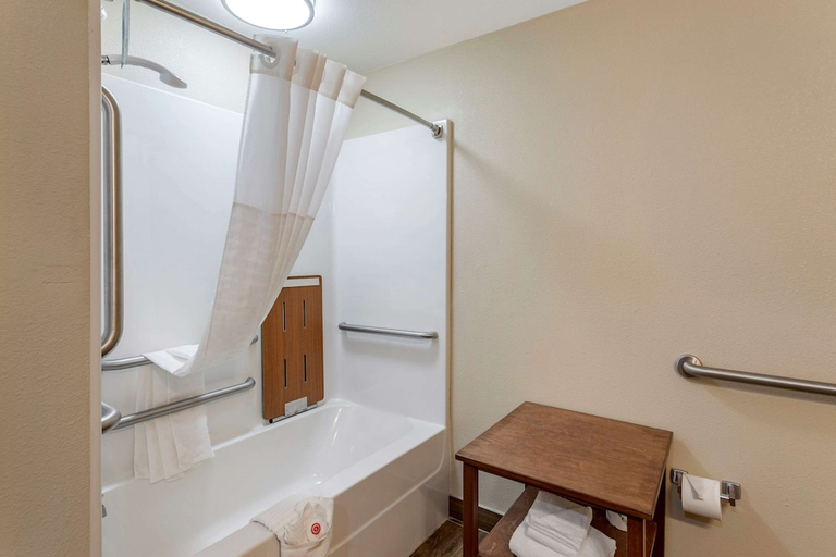 Bathroom 4, Comfort Inn & Suites Atoka-Millington, Tipton