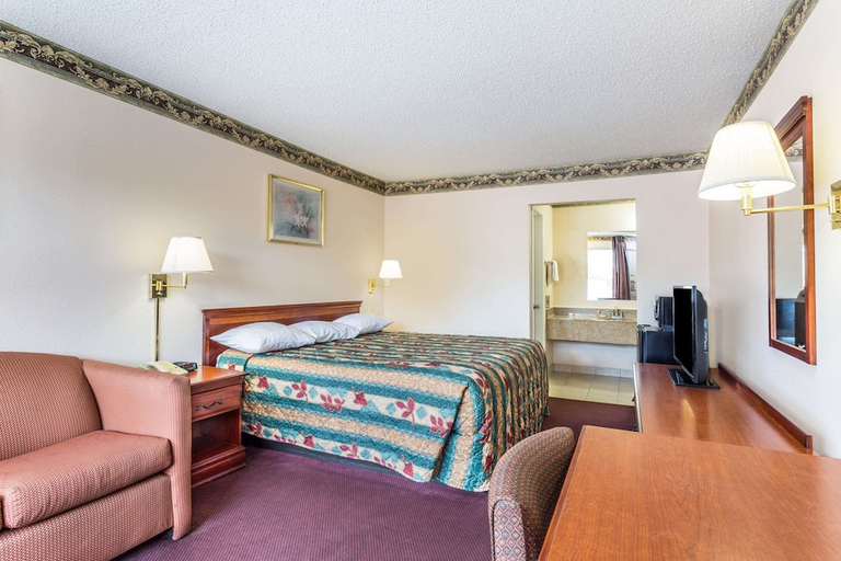 Bedroom 3, Days Inn by Wyndham Ashland, Hanover