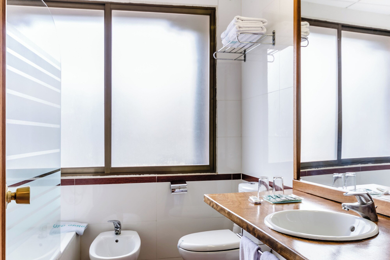 Bathroom 4, Albarracin, Teruel