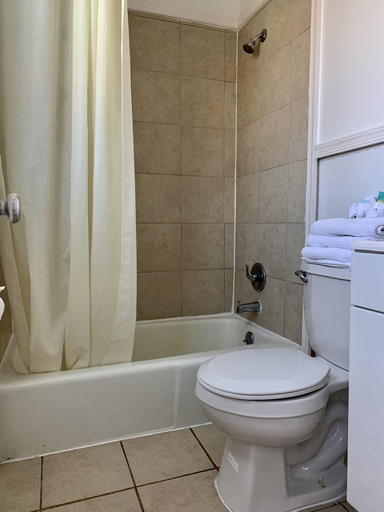 Bathroom 4, Cabana Motel, Worcester